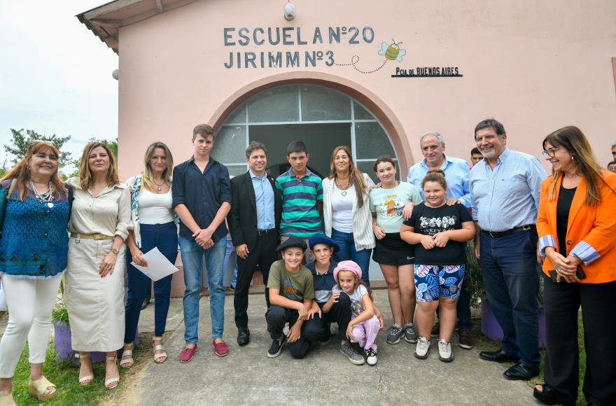 Kicillof visitó Chascomús y anunció el comienzo de las clases secundarias en Don Cipriano