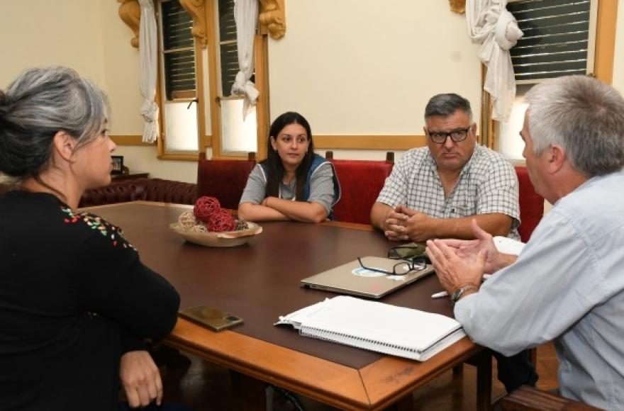 Encuentro en el palacio municipal.