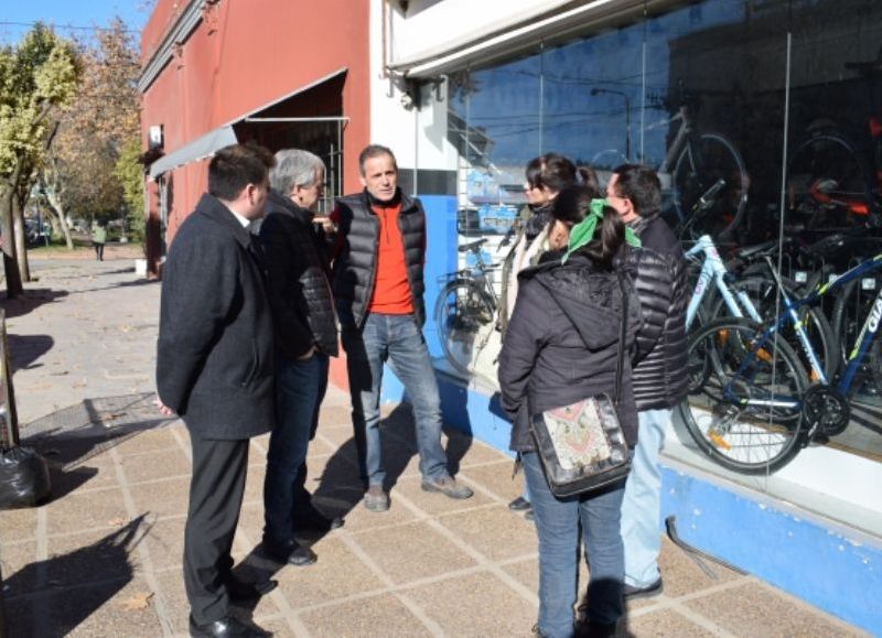 Recibidos por el intendente.