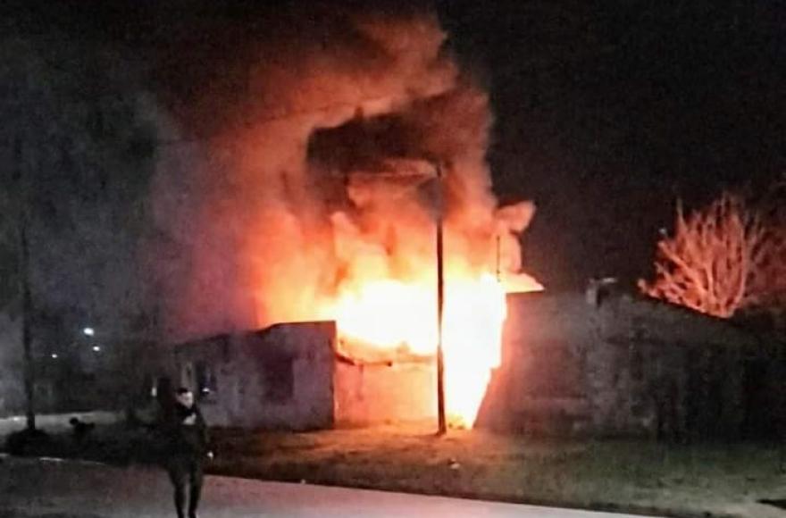 Intervención de bomberos (foto: Tony Peralta).