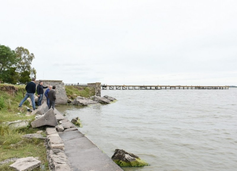 Desde el vecinalismo Juntos por Chascomús se reiteró la solicitud al Intendente Municipal Javier Gastón para la reparación integral de la muralla de la costanera de nuestra ciudad.