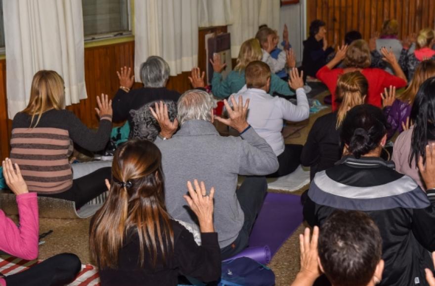 En el marco del taller de yoga.