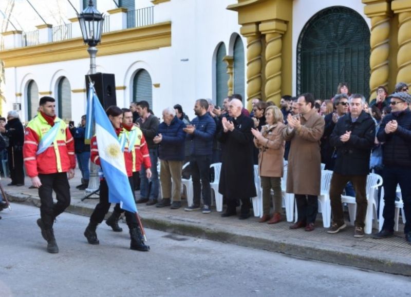 Ceremonia en Plaza Independencia.