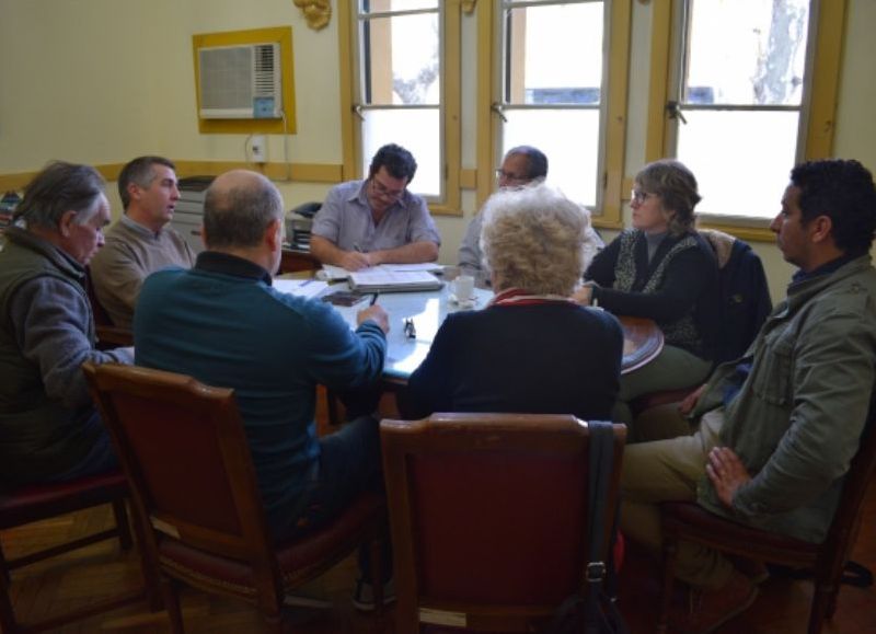 Encuentro entre funcionarios y representantes gremiales.