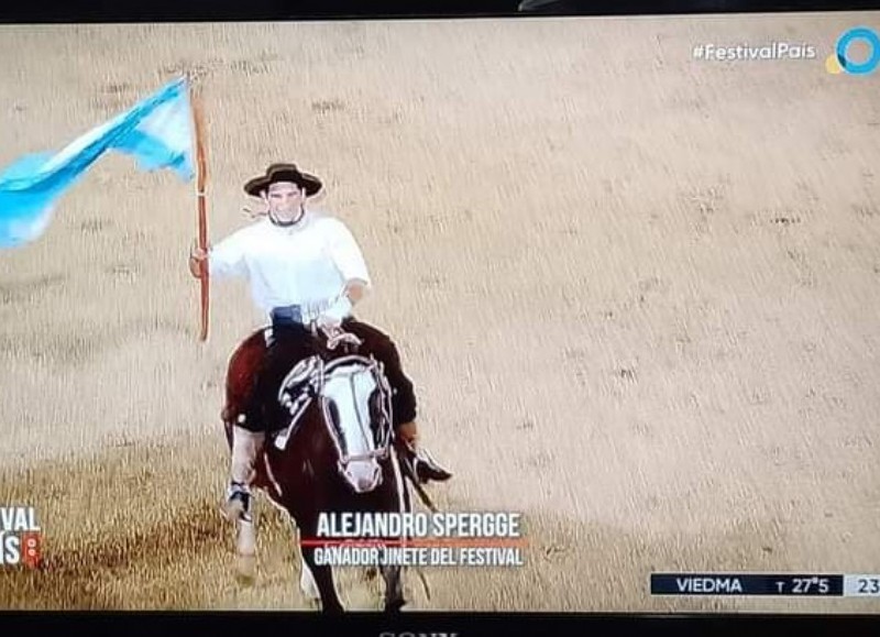 “Nano" Spergge fue el jinete ganador de la noche del 13 de enero.