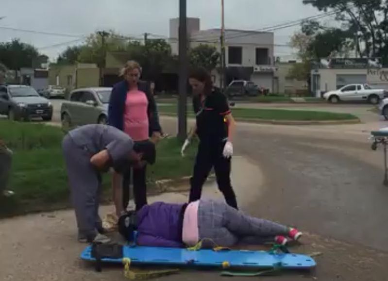 La conductora sufrió heridas leves.