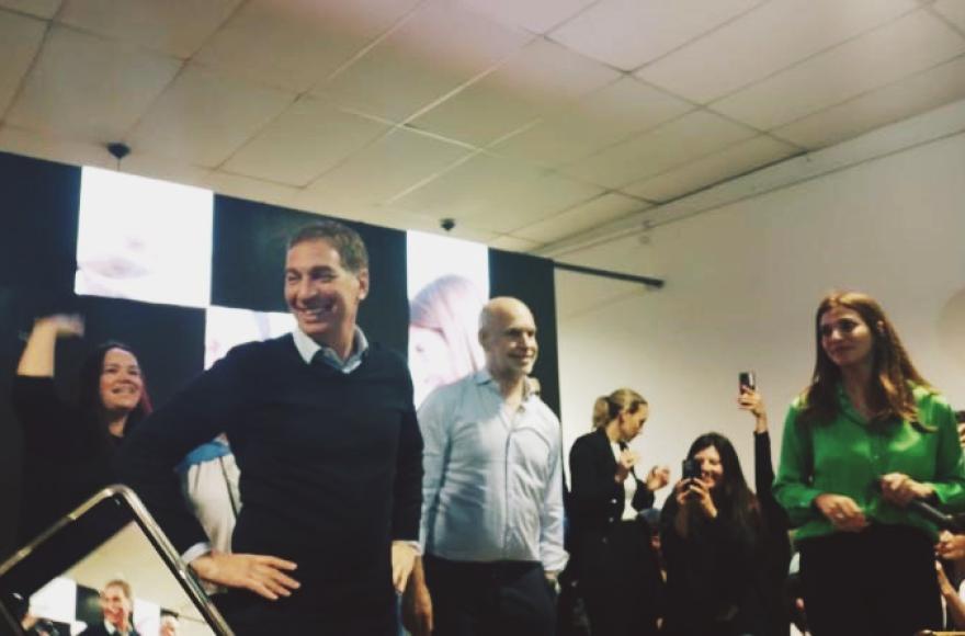 El precandidato presidencial de Juntos por el Cambio, Horacio Rodríguez Larreta, estuvo en Florencio Varela junto a Diego Santilli y Florencia Casamiquela.