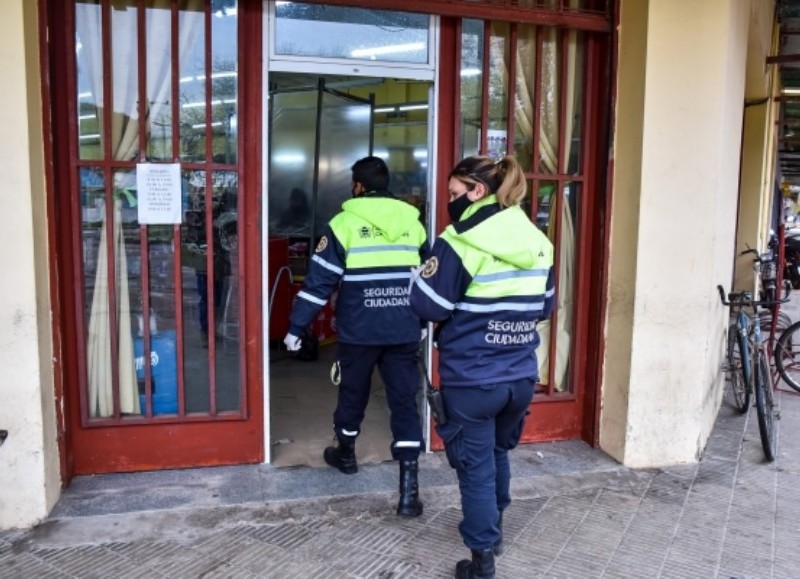 Con el compromiso de seguir llevando adelante acciones preventivas en pos del cuidado y protección de la comunidad, desde la Secretaría de Seguridad Ciudadana se avanza con los operativos de control.