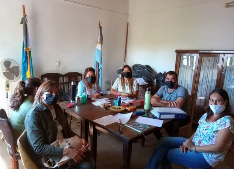 Reunión encabezada por la titular del Consejo Escolar.