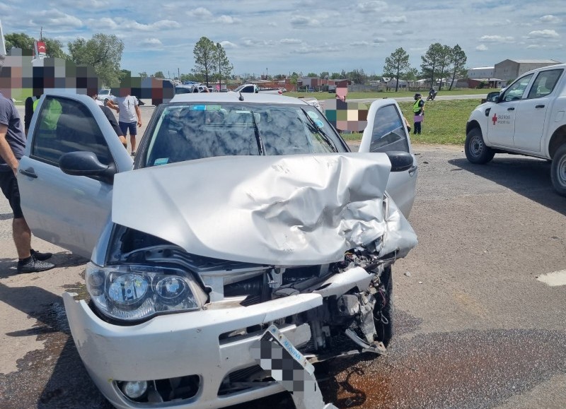 Cuatro personas dos ocupantes del Chevrolet y dos del Fiat, debieron ser trasladados al Hospital Municipal chascomunense, para su asistencia médica.