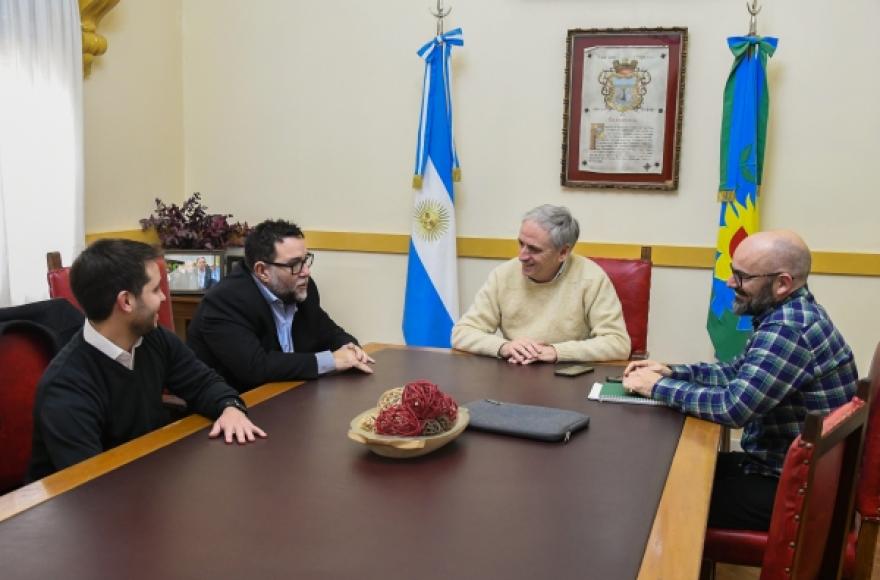 Reunión en el despacho de Intendencia.