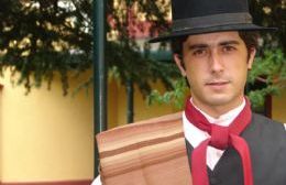 Los hermanos Picone en un recital a beneficio en el Museo Pampeano