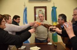 El intendente Gastón se reunió con dos empleados municipales que acceden a su jubilación