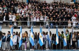 El intendente acompañó a alumnos y alumnas de 4° año que realizaron la promesa a la bandera