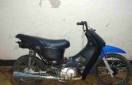 Una moto robada fue encontrada en la vía pública