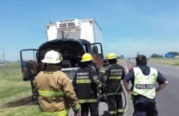 Incendio de un camión en la Autovía 2