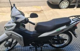 Robaron moto Honda Wave del patio de una vivienda en Ruta 2