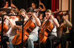 El Himno Nacional interpretado por la Orquesta Escuela de Chascomús se podrá ver por cadena nacional