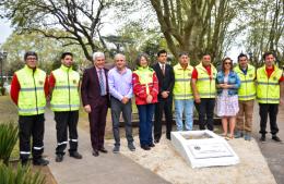 Se descubrió una placa en reconocimiento a la labor del equipo de Defensa Civil