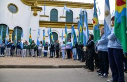 Acto por el Día de la Independencia: baile, desfile y chocolate