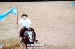 El intendente recibió al jinete local Alejandro Spergge