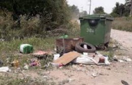 Vecinos del barrio Las Violetas reclaman por un basural en formación en la esquina Saladillo y Venezuela