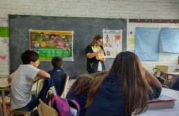 Charla para estudiantes sobre salud sexual y cuidado del cuerpo