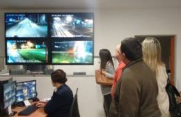 Vecinos visitan el nuevo Centro de Monitoreo