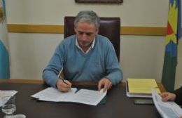 Gastón quiere el aumento antes de cobrar las tasas